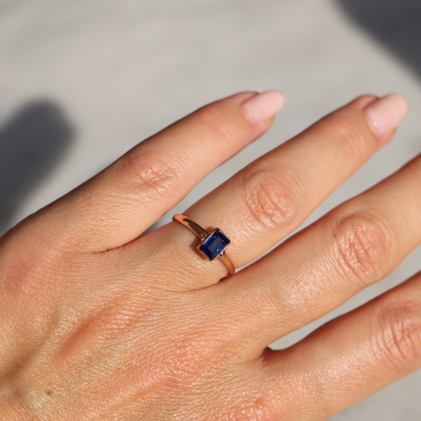 9ct Gold Vintage Emerald Cut Sapphire Ring