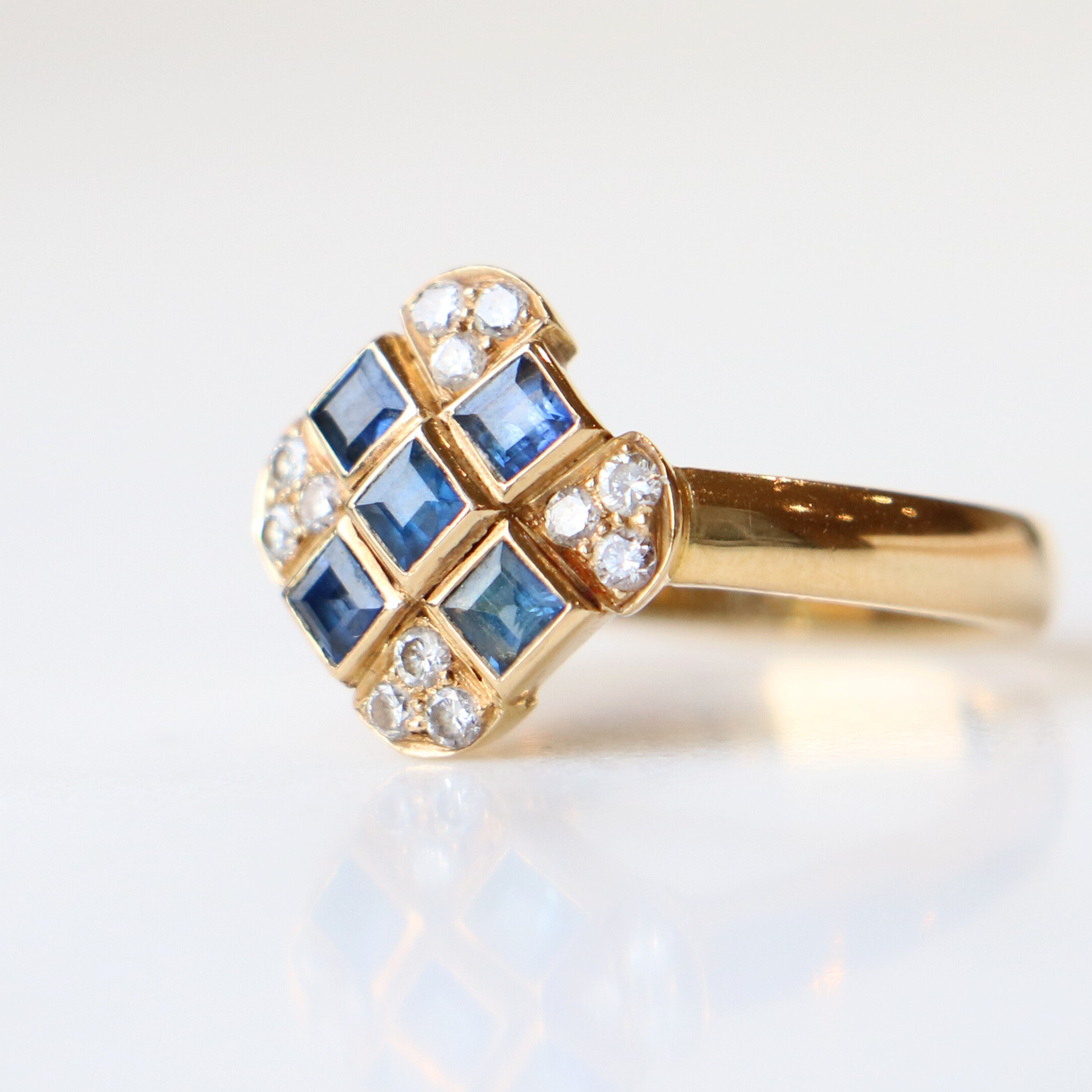 18ct Gold Sapphire & Diamond Vintage Ring