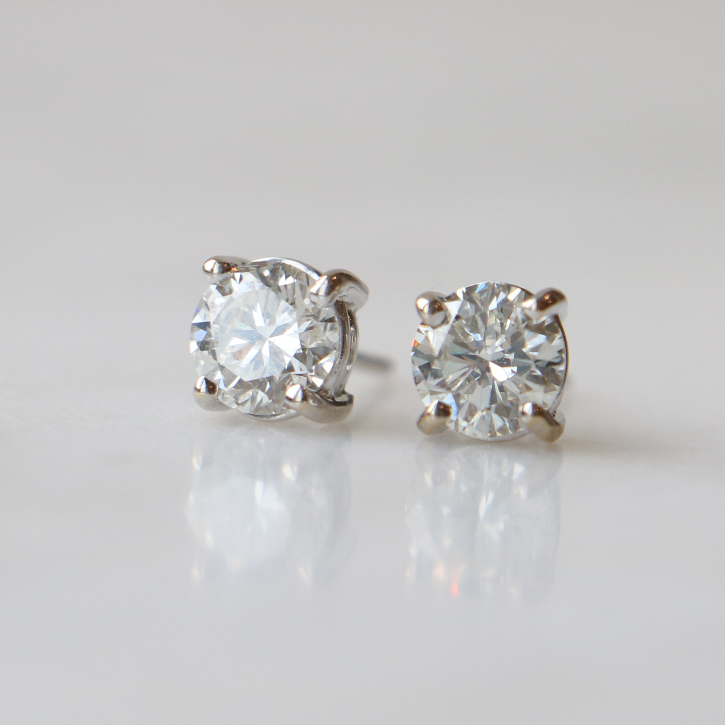18ct White Gold 2ct Diamond Studs