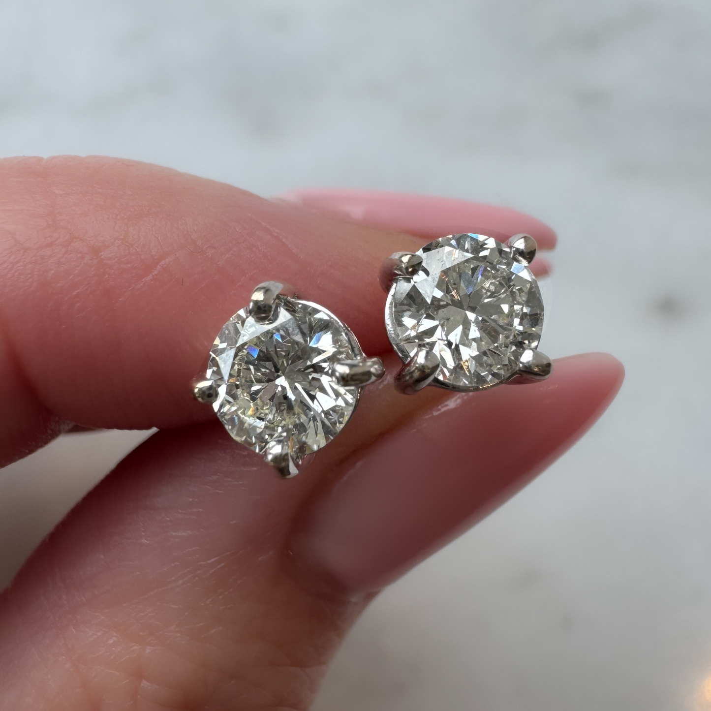 18ct White Gold 2ct Diamond Studs