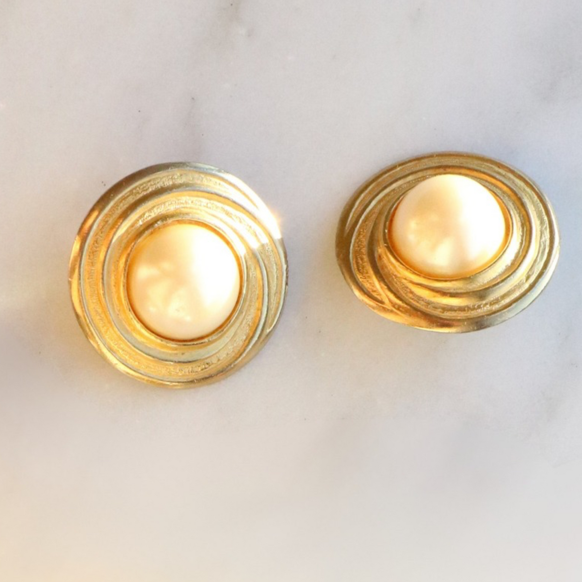 Vintage Round Pearl Clip Earrings Swirl