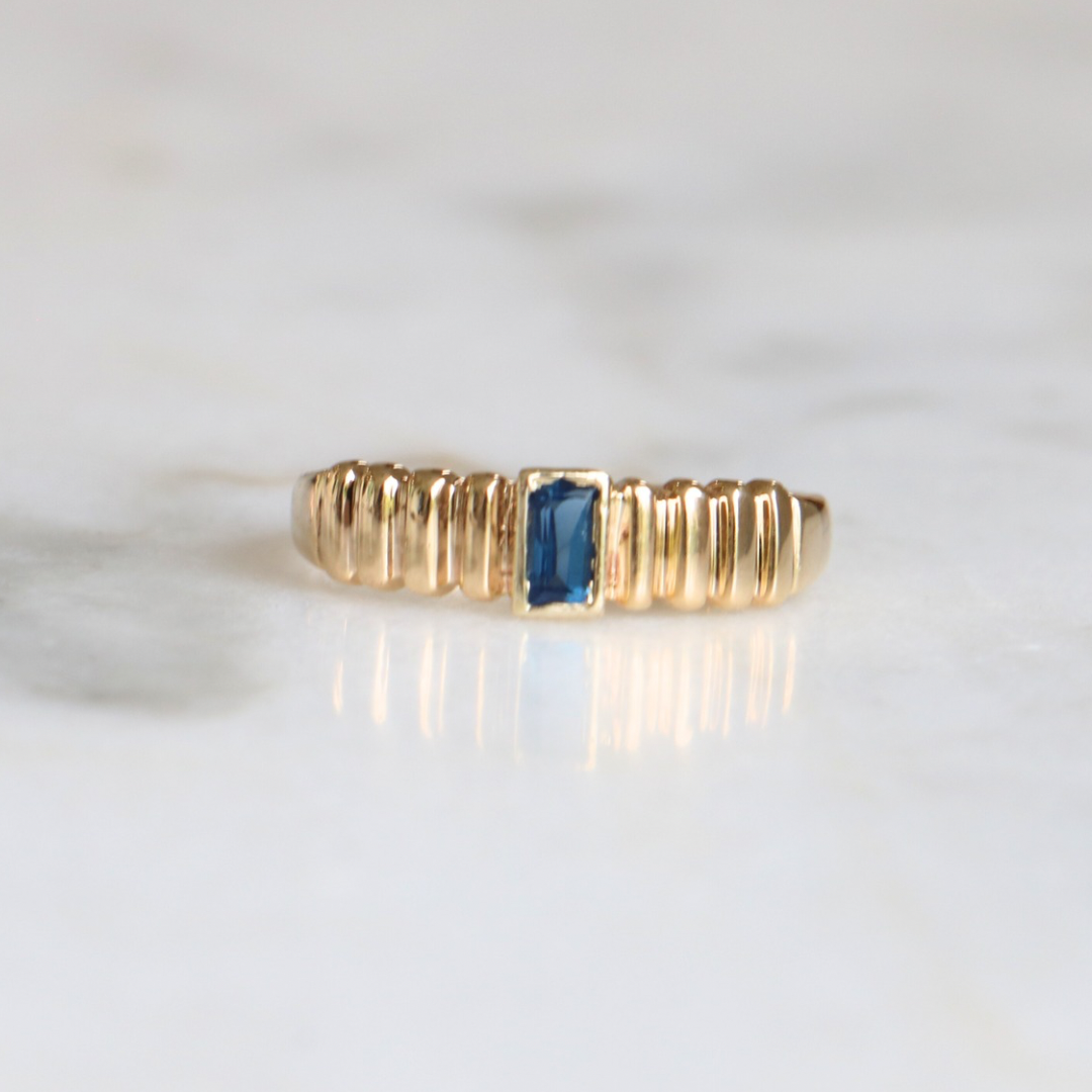 9ct Gold Vintage Sapphire Ring