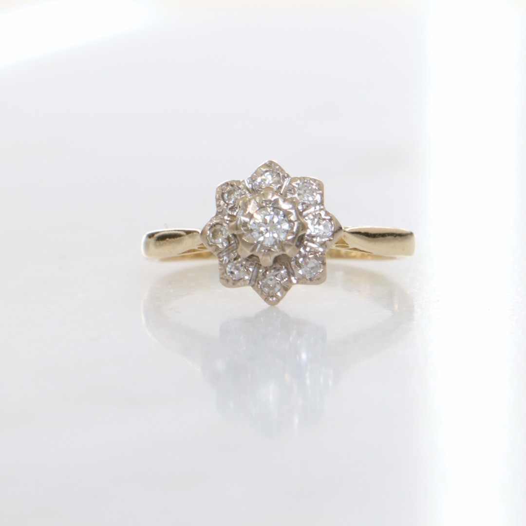 18ct Yellow Vintage Gold Diamond Daisy Cluster Ring