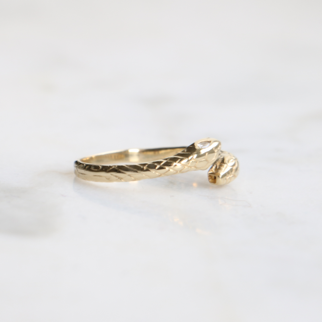 9ct Gold Diamond Eye Snake Ring