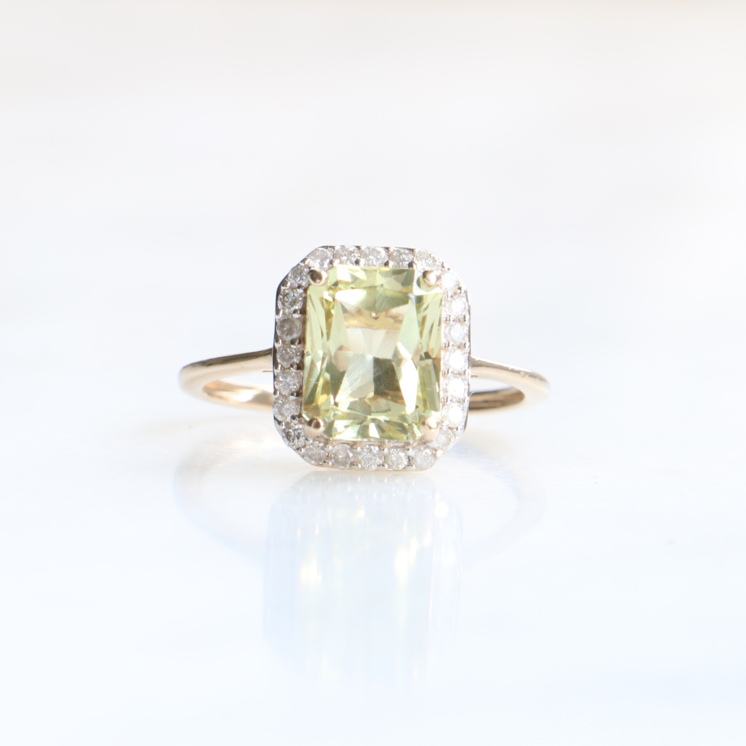 9ct Vintage Spodumene and Diamond Ring