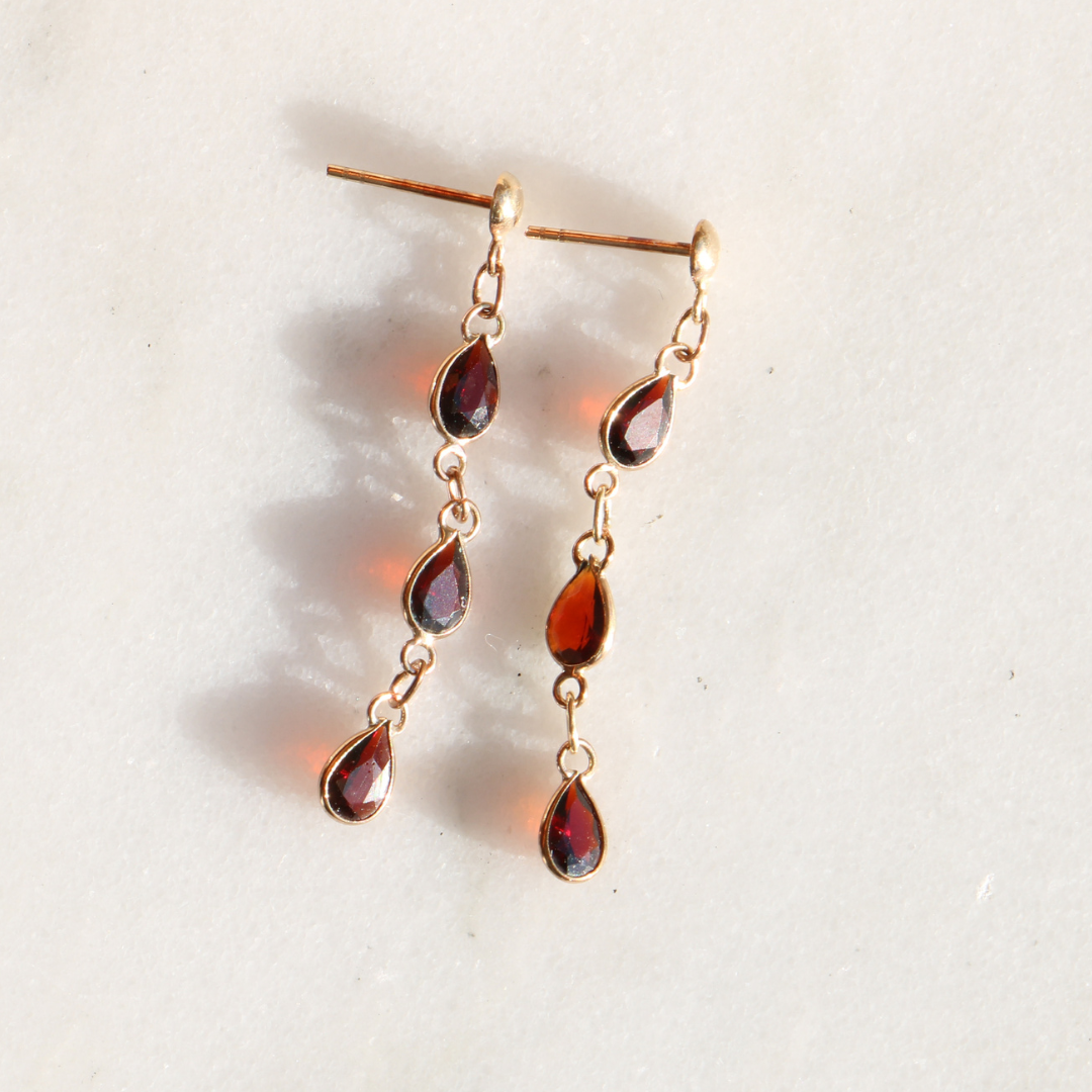 9ct Gold Vintage Pear Drop Garnet Earrings