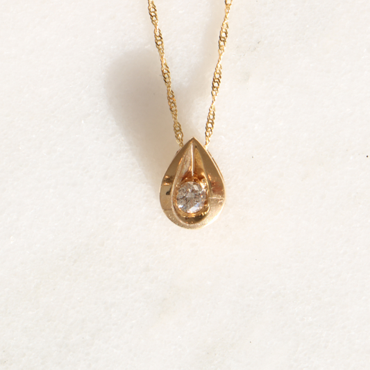 9ct Gold 0.20ct Diamond Pendant and Chain